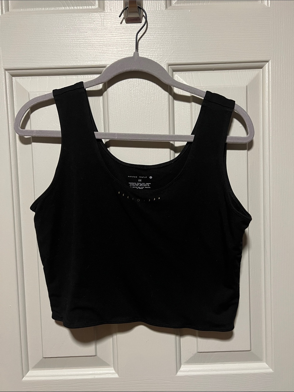 Essential Black Cropped Tank Top with Wide Straps